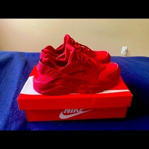 Women’s Size 11 - Nike Air Huarache Run All Red 2015
